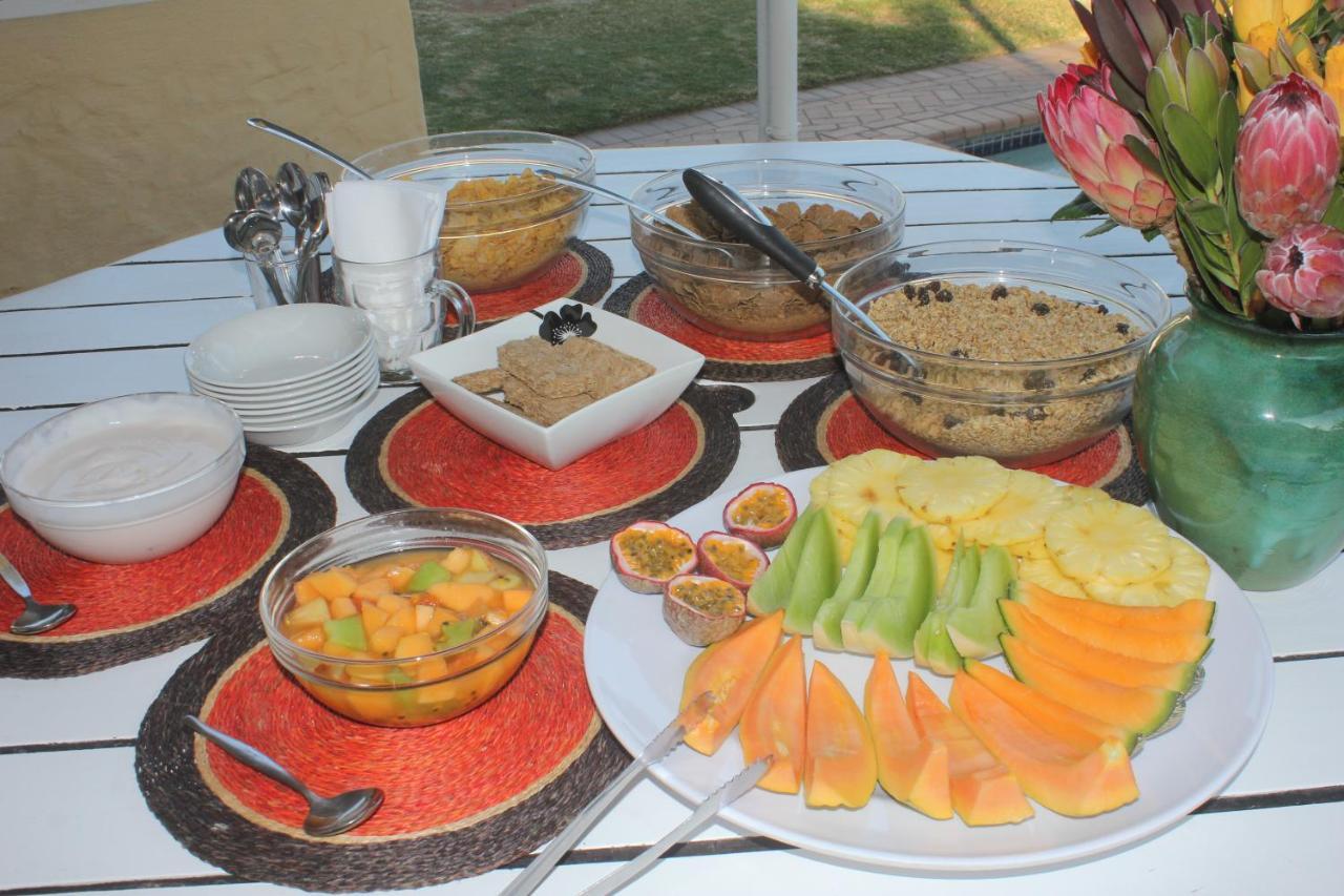 Glenashley Beach Accommodation - B&B And Backpackers Durban Exterior foto