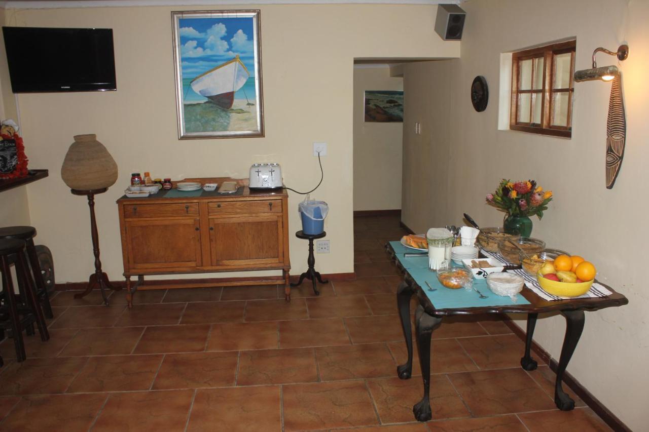 Glenashley Beach Accommodation - B&B And Backpackers Durban Exterior foto